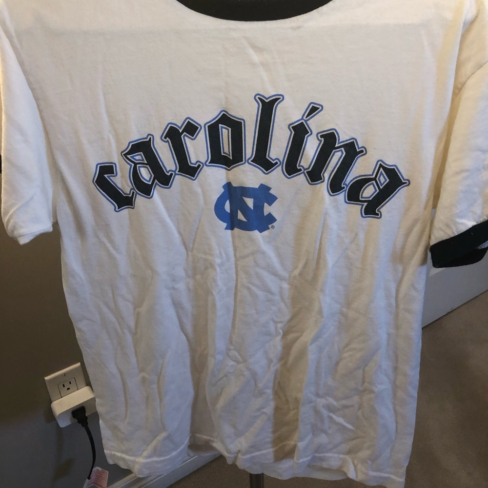 💜 Men’s North Carolina Tar Heels foot locker t M